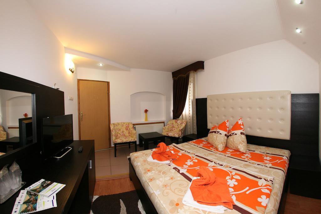 Pensiunea El Plazza Guest house