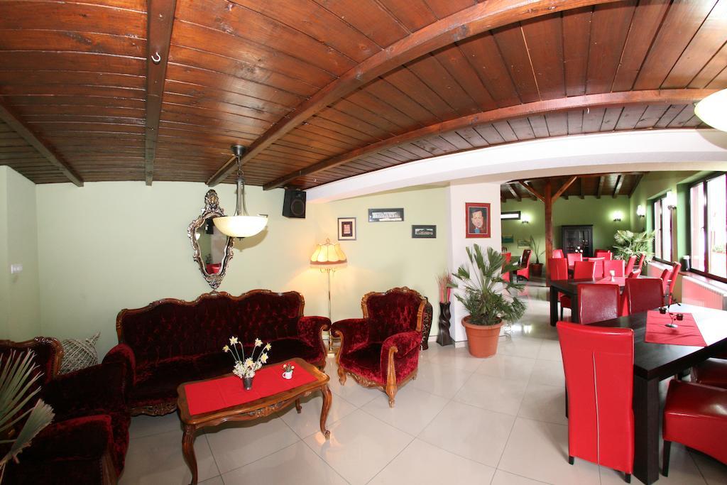 Guest house Pensiunea El Plazza