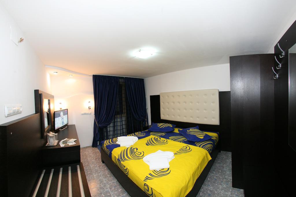 Guest house Pensiunea El Plazza 4*